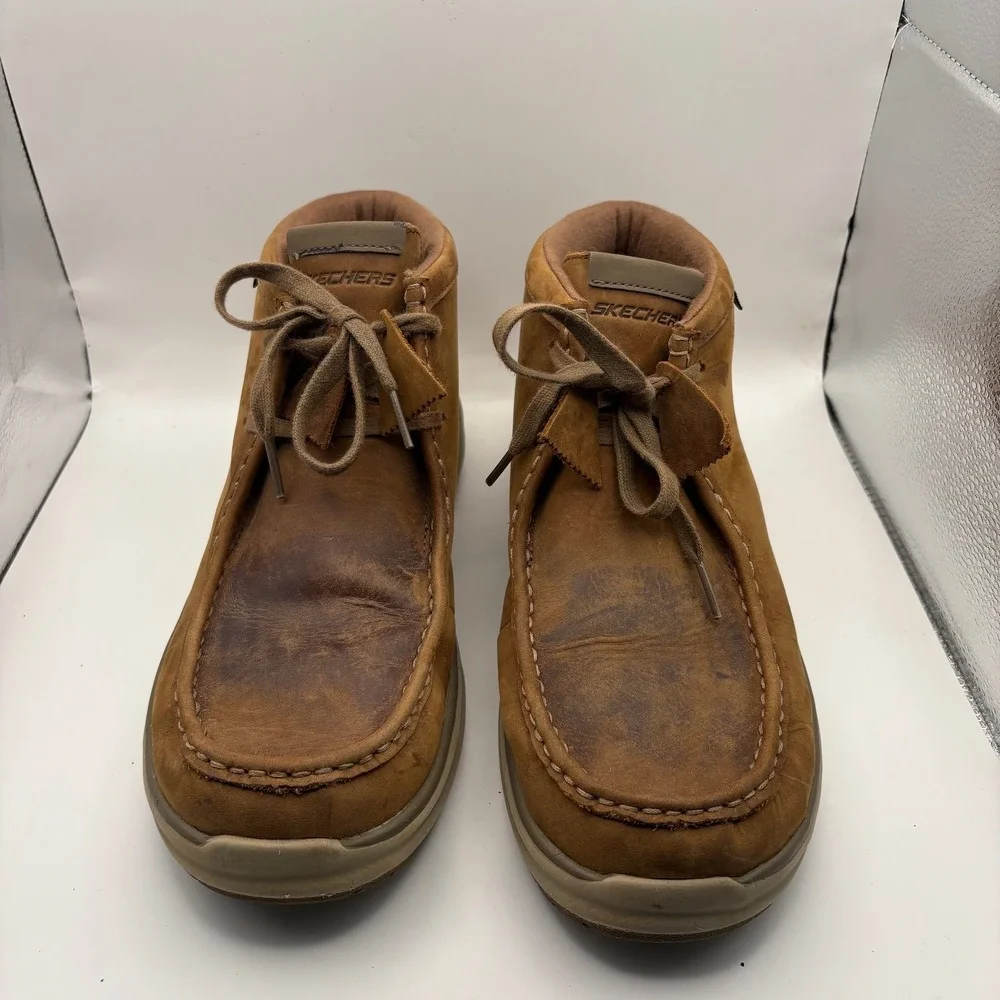 Skechers Arch Fit Motley Ratel Brown Leather Chukka Wallabee Boots 204655 DSRT